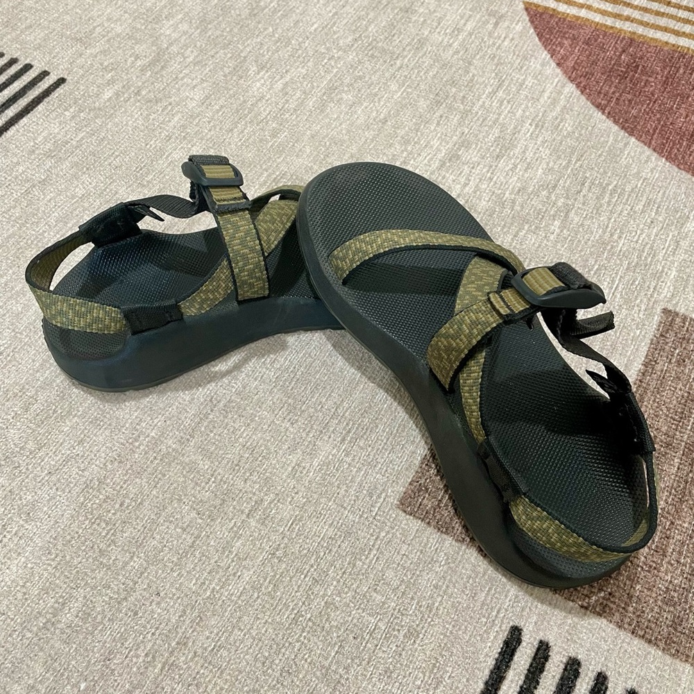 Chaco Green and Black Sandals
